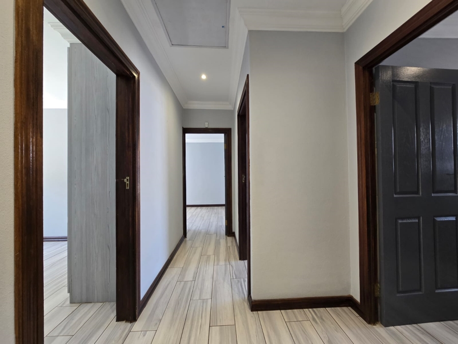 To Let 3 Bedroom Property for Rent in Melodie North West